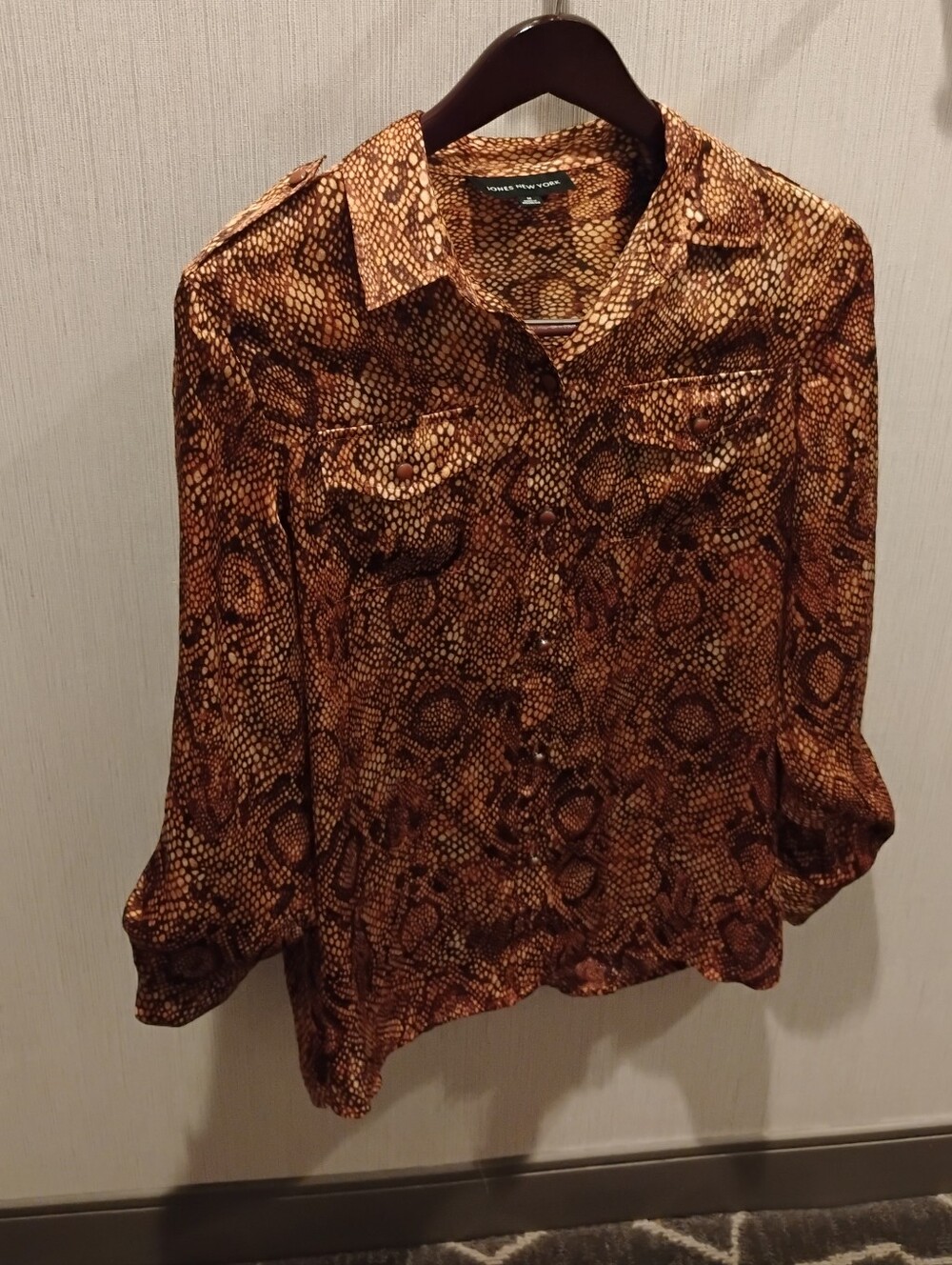 Vintage 2000s Jones New York Satin Button Down Blouse Top Snakeskin Print